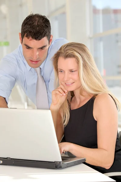 Zakelijke Mensen Die Werken Laptop Computer — Stockfoto