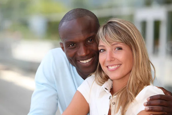 Retrato Casal Feliz Misto — Fotografia de Stock