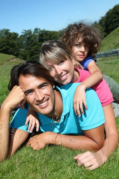 Retrato Familia Feliz Vacaciones Verano — Foto de Stock