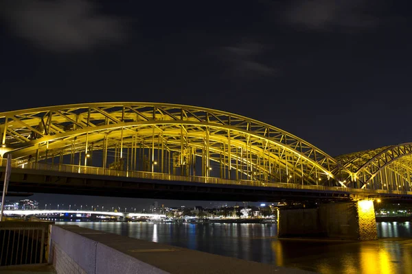 Хохенцоллернський Міст Кельні Вночі — стокове фото