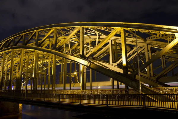 Ponte Hohenzollern Colônia Noite — Fotografia de Stock
