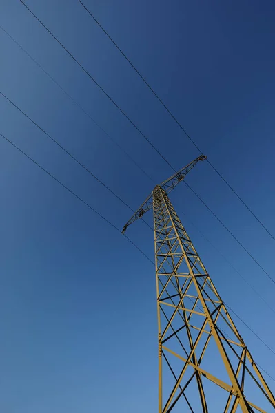 Hochspannungsleitungen Elektrische Energie — Stockfoto