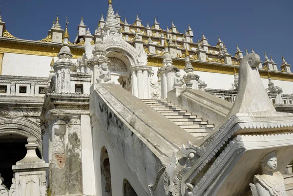 Atumashi Kyaung Mandalay Myanmar — Stockfoto