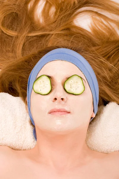 Spa Wanita Dengan Masker Wajah — Stok Foto