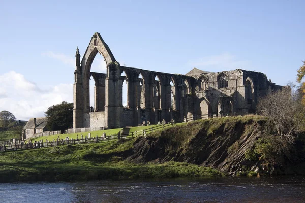 Bolton Manastırı Nehir — Stok fotoğraf