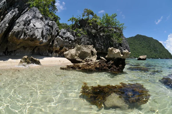 Kleiner Strand Auf Sangat Island Palawan Philippinen — Stockfoto