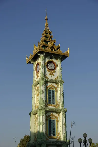 Uhrturm Der Mahamyat Muni Pagode Mandalay — Stockfoto