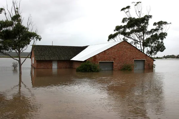 Edificio Trastero Inundado Con Agua Mitad Camino 039 —  Fotos de Stock