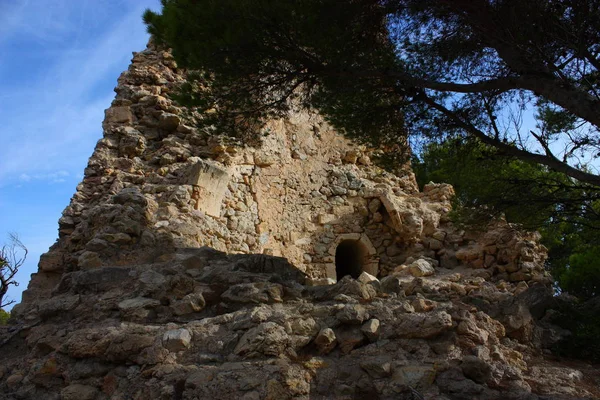 Γραφική Θέα Των Παλαιών Αρχιτεκτονικών Ερειπίων — Φωτογραφία Αρχείου