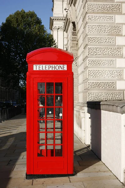 Rote Telefonzelle Ist Eine Der Berühmtesten Ikonen Londons — Stockfoto