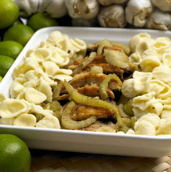 Salmón Con Hinojo Pasta Orecchiette — Foto de Stock