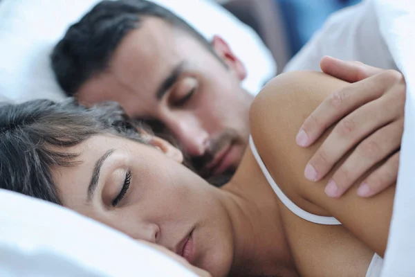 Glückliche Junge Gesunde Menschen Paar Haben Gute Zeit Ihrem Schlafzimmer — Stockfoto