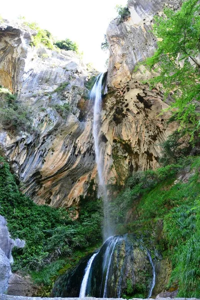 Bela Cachoeira Fundo Natureza — Fotografia de Stock