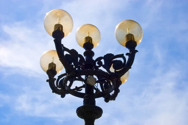 Detalhe Luzes Rua Dia Ensolarado Verão — Fotografia de Stock