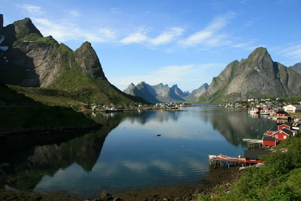 关于自然景观背景的Lofoten — 图库照片