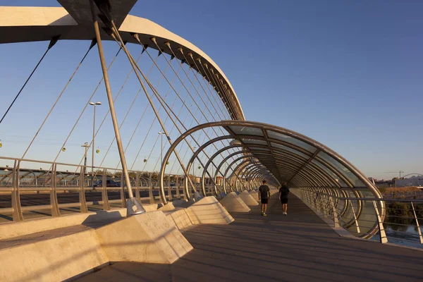 Міст Тліючого Тисячоліття Сарагоса Арагон Іспанія — стокове фото