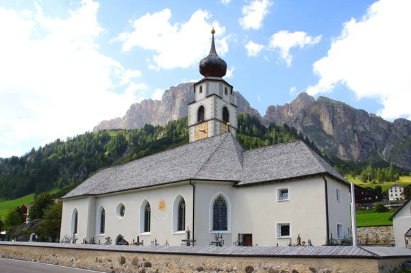 Kirche Kolfuschg Südtirol — Stockfoto