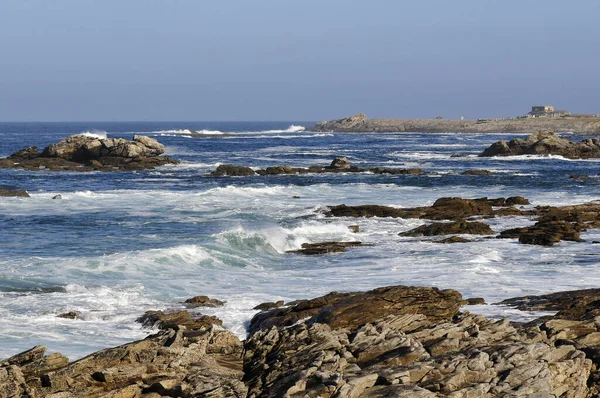 Rocky Dzikie Wybrzeże Fale Półwyspie Quiberon Departamencie Morbihan Bretanii Północno — Zdjęcie stockowe