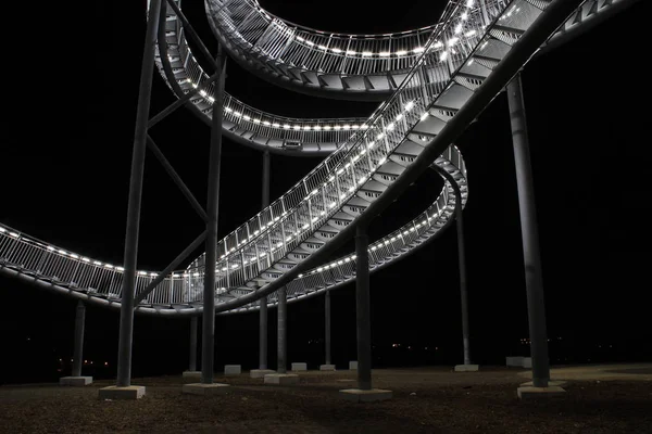Rzeźba Rollercoaster Nocy — Zdjęcie stockowe