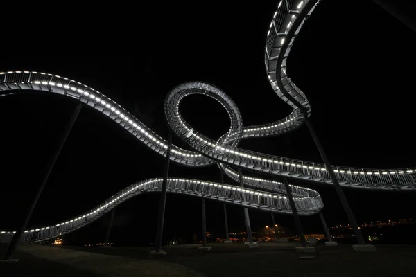 Rzeźba Rollercoaster Nocy — Zdjęcie stockowe