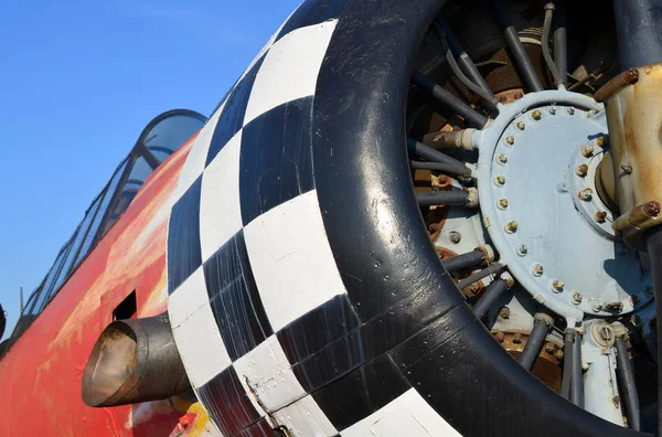 Old Propeller Engine Large Jet Tank — Stock Photo, Image