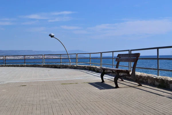 Panca Legno Vicino Mare Alghero — Foto Stock