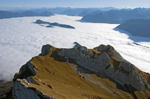 Nevoeiro Sobre Suíça Central — Fotografia de Stock