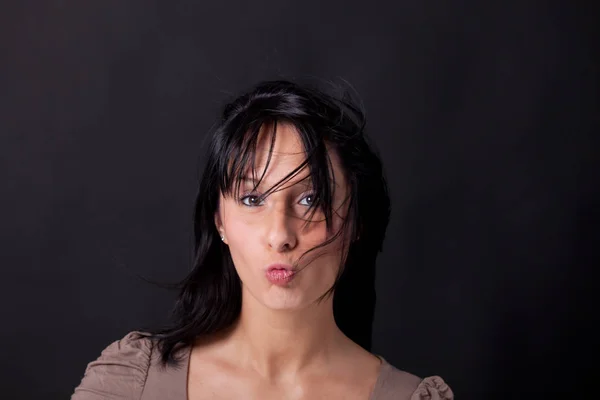 Mujer Sonriente Camisa Marrón — Foto de Stock