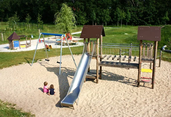 Farbenfroher Spielplatz Für Kinder — Stockfoto