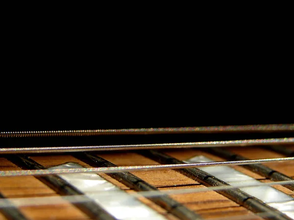 Concepto Musical Con Guitarra Eléctrica Roja Aislada Sobre Fondo Negro —  Fotos de Stock