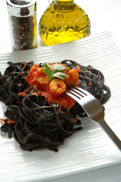 Black Pasta Tomatoes Sauce Shrimp — Stock Photo, Image