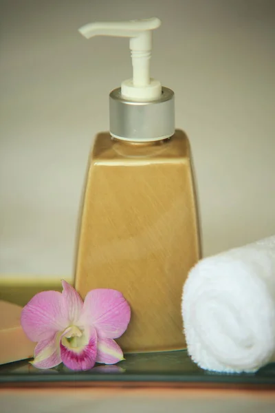 Establecimiento Spa Con Flores Sobre Fondo Madera —  Fotos de Stock