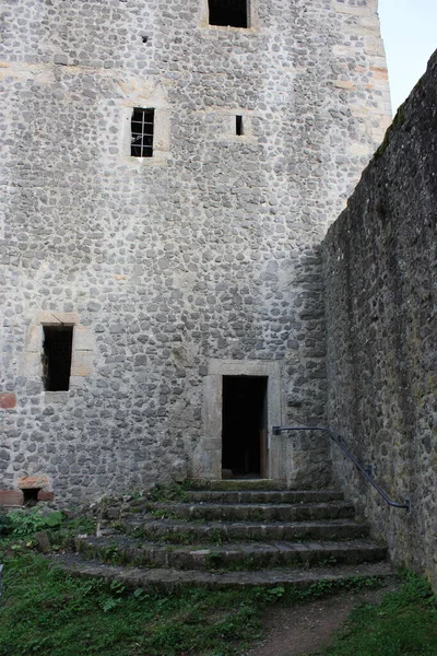 Stappen Een Geruïneerd Kasteel — Stockfoto