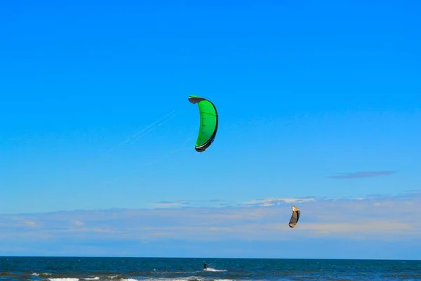 Kite Surfers Divertirse — Foto de Stock