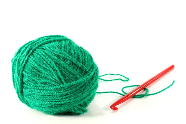 白い糸と緑の糸で — ストック写真