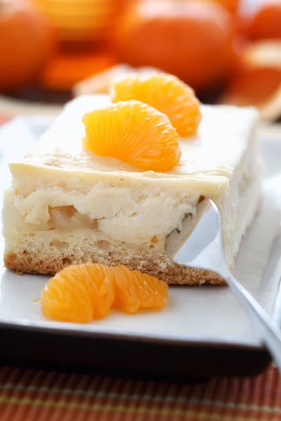 Close Pedaço Cheesecake Com Tangerinas Garfo Bolo — Fotografia de Stock