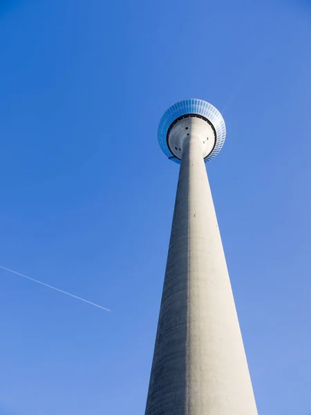 Exterior Torre Del Rin Dusseldorf Con Reflejo Del Sol Cúpula — Foto de Stock