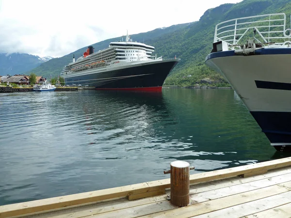 Reine Mary Flamme Antérieure Dans Sognefjord — Photo