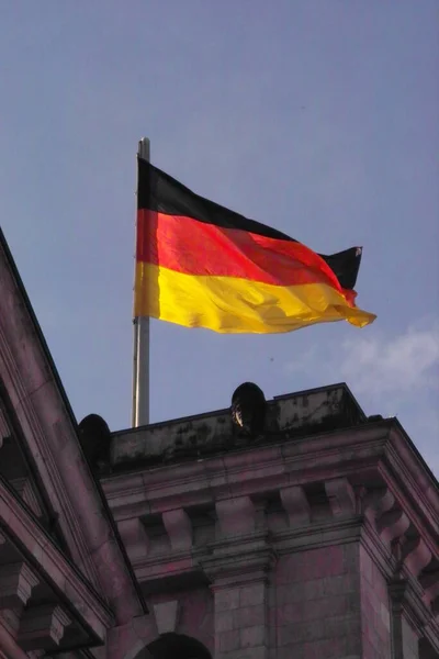 Flaga Niemiecka Reichstagu Berlinie — Zdjęcie stockowe