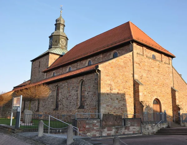 Marbach Fulda区 的St Giles教堂是该市的标志 — 图库照片