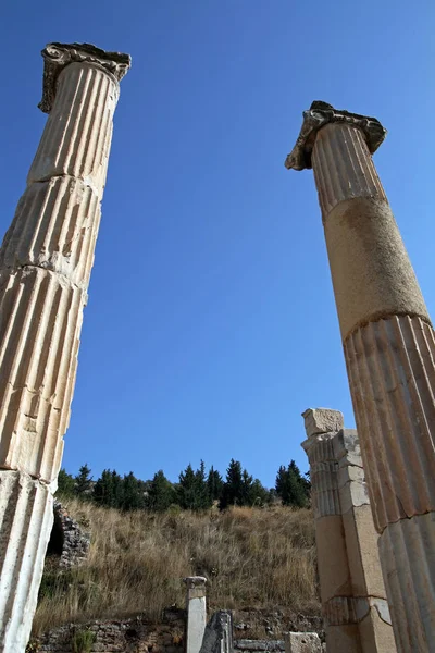 Colunas Nas Ruínas Ephesus — Fotografia de Stock