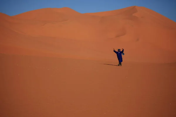 Een Man Woestijn — Stockfoto