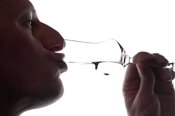 Uomo Che Beve Una Grappa Bicchiere Grappa — Foto Stock