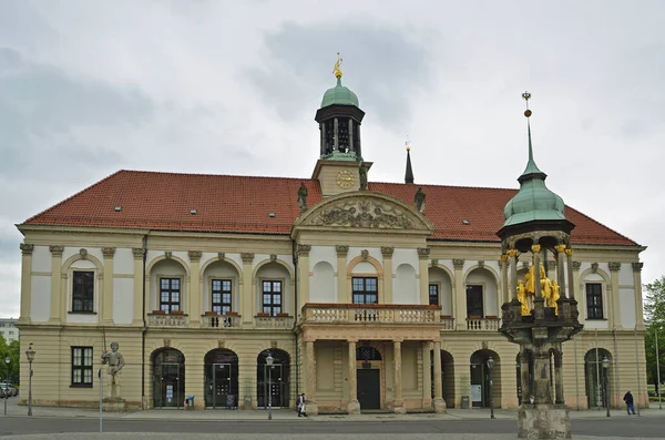 Rathaus Mit Magdeburg Rider Und Roland Magdeburg — Stockfoto
