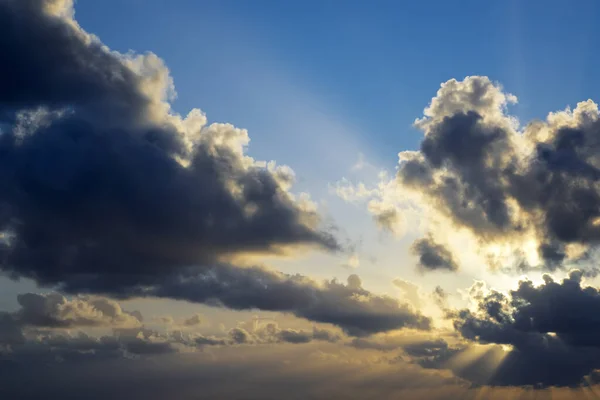 Uma Imagem Nuvens Por Sol — Fotografia de Stock