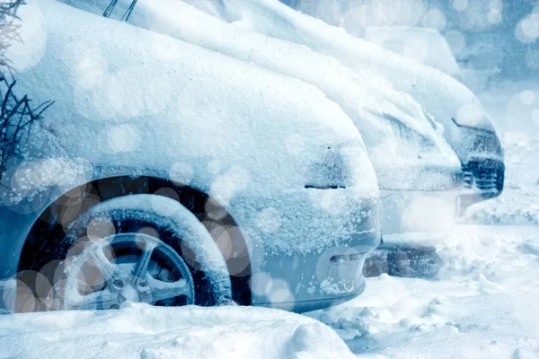 Ein Bild Von Verschneiten Geparkten Autos — Stockfoto