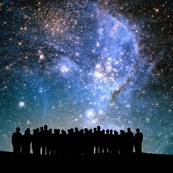 Fogalmi Kép Sziluettált Emberekről Absztrakt Világegyetemi Fényekről Nasa Galaxis Képei — Stock Fotó