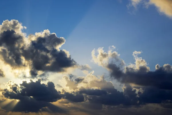 Uma Imagem Nuvens Por Sol — Fotografia de Stock