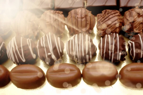 Kutudaki Çikolataları Yakın Plan Çek — Stok fotoğraf