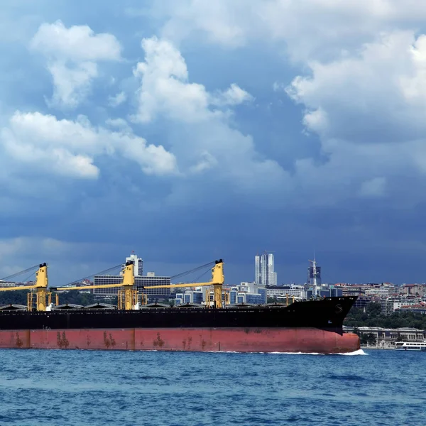 Зображення Великого Корабля Морі — стокове фото